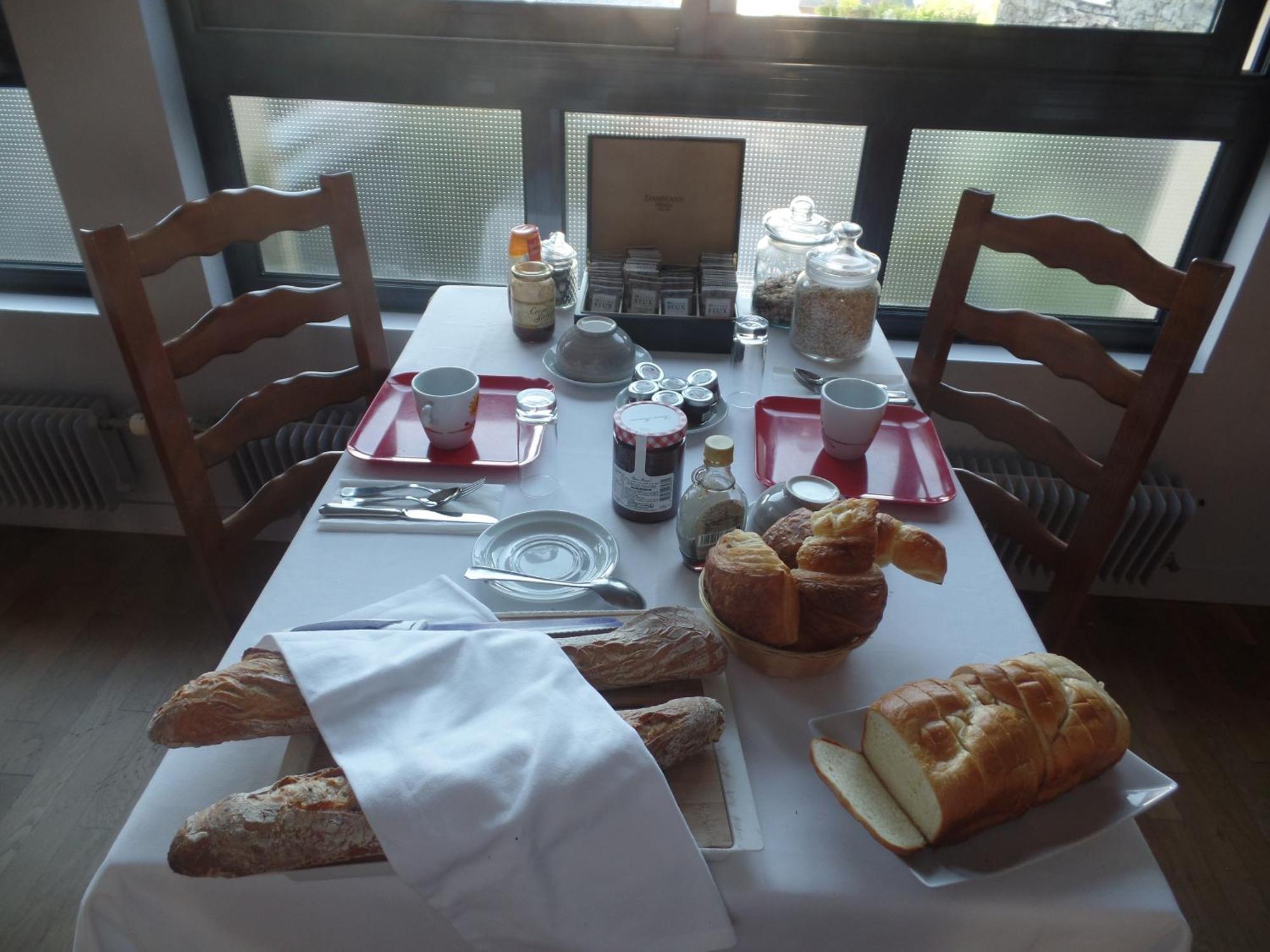 Logis Hotel Restaurant Le Commerce Guichen Luaran gambar